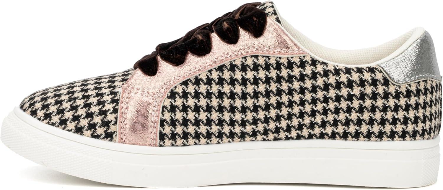imageOlivia Miller Girls Roxy Low Top Round Sneakers Thermoplastic Rubber Outsole