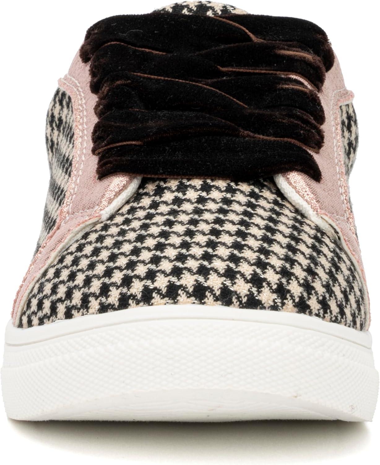 imageOlivia Miller Girls Roxy Low Top Round Sneakers Thermoplastic Rubber Outsole